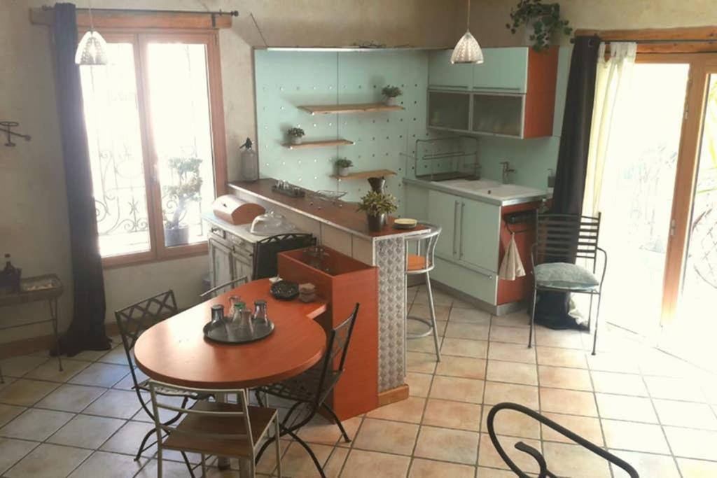 Joli Loft Dans Village Pittoresque Péret 外观 照片