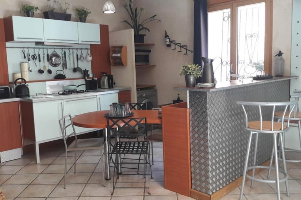 Joli Loft Dans Village Pittoresque Péret 外观 照片