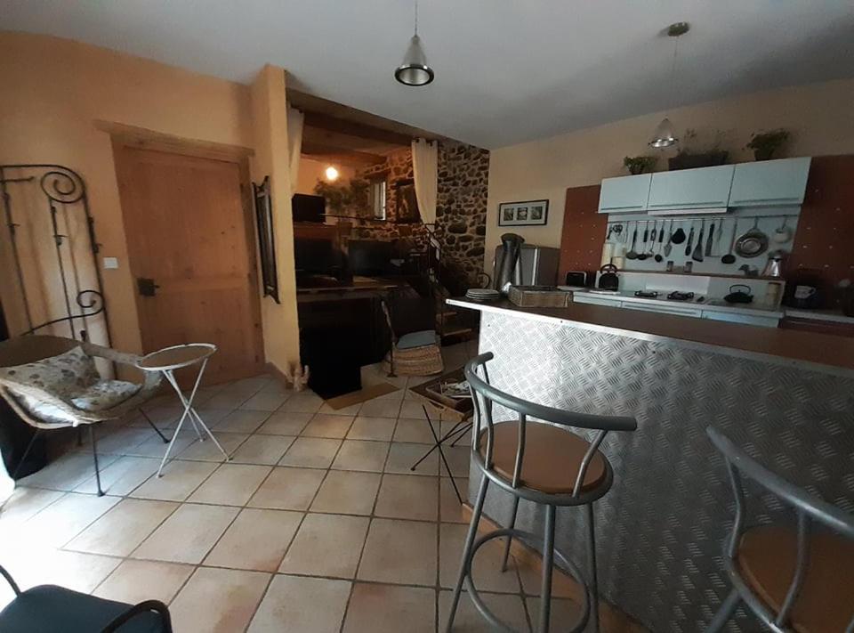 Joli Loft Dans Village Pittoresque Péret 外观 照片